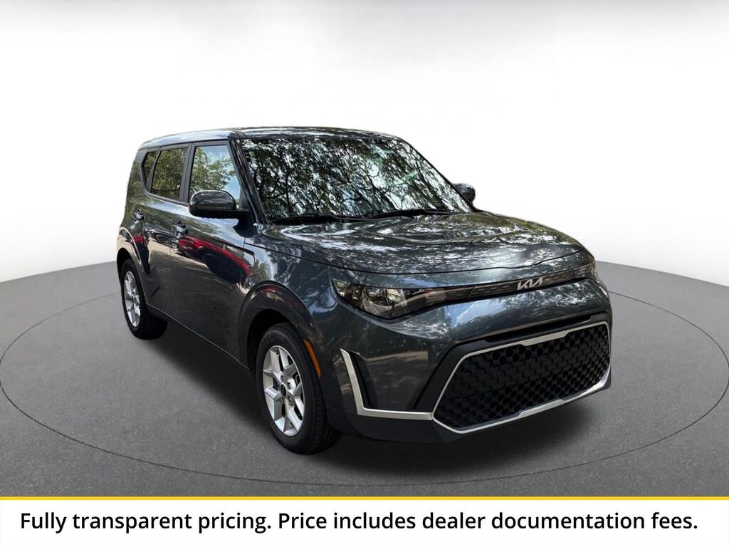 2025 Kia Soul LX — photo 1 of 11