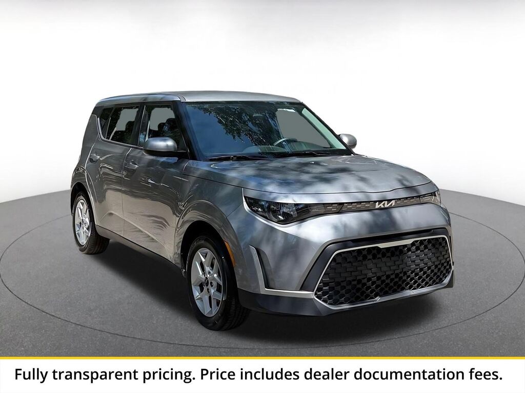 2025 Kia Soul LX — photo 1 of 13