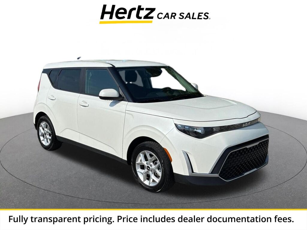2025 Kia Soul LX — photo 1 of 11
