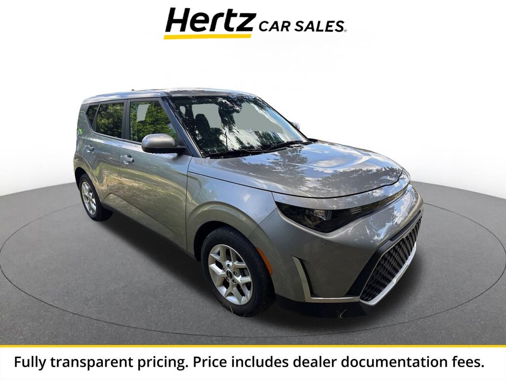 2025 Kia Soul LX — photo 1 of 13