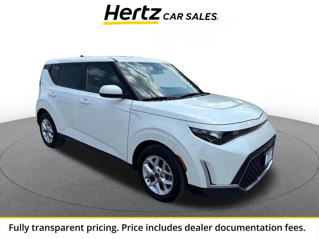 2025 Kia Soul LX — photo 1 of 13