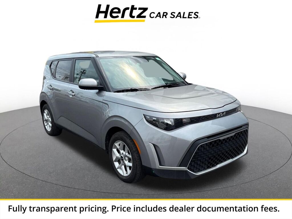 2025 Kia Soul LX — photo 1 of 11