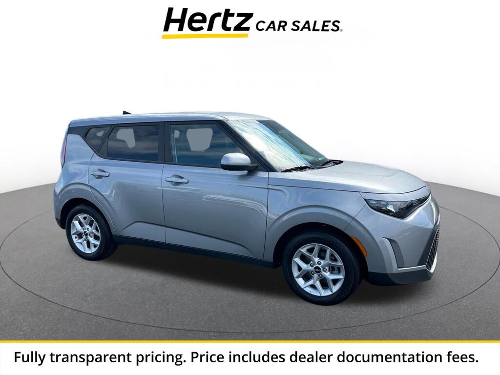 2025 Kia Soul LX — photo 1 of 13
