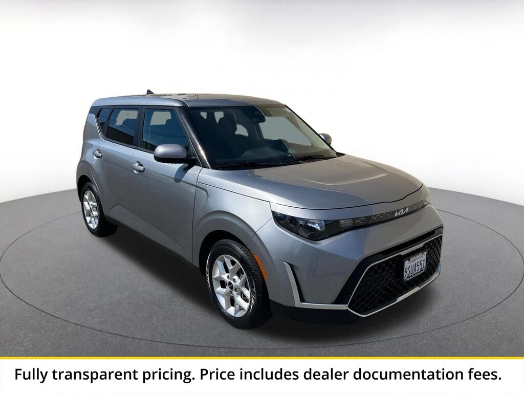 2025 Kia Soul LX — photo 1 of 11