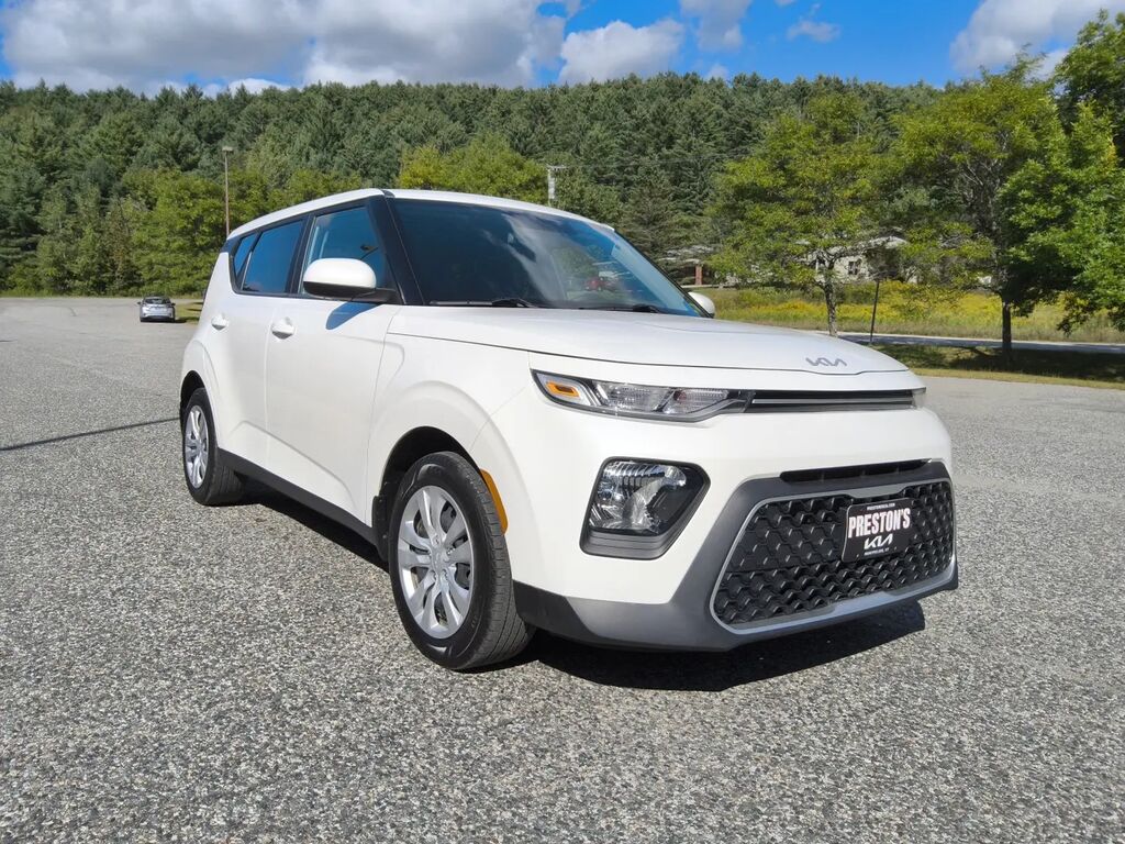 2022 Kia Soul LX — photo 1 of 13