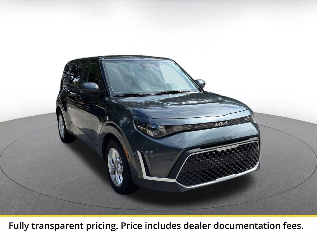 2025 Kia Soul LX — photo 1 of 11