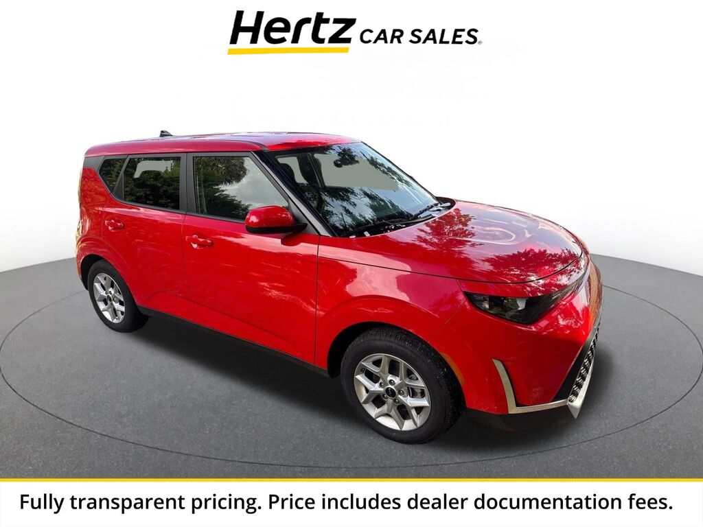 2025 Kia Soul LX — photo 1 of 13