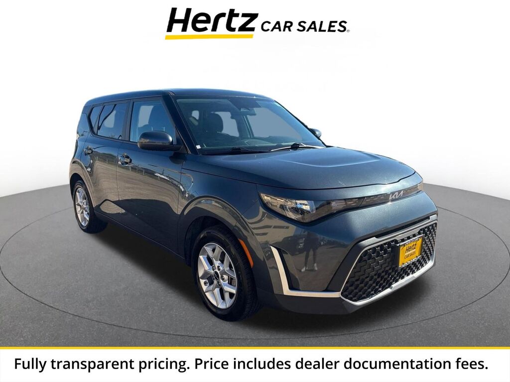 2025 Kia Soul LX — photo 1 of 13