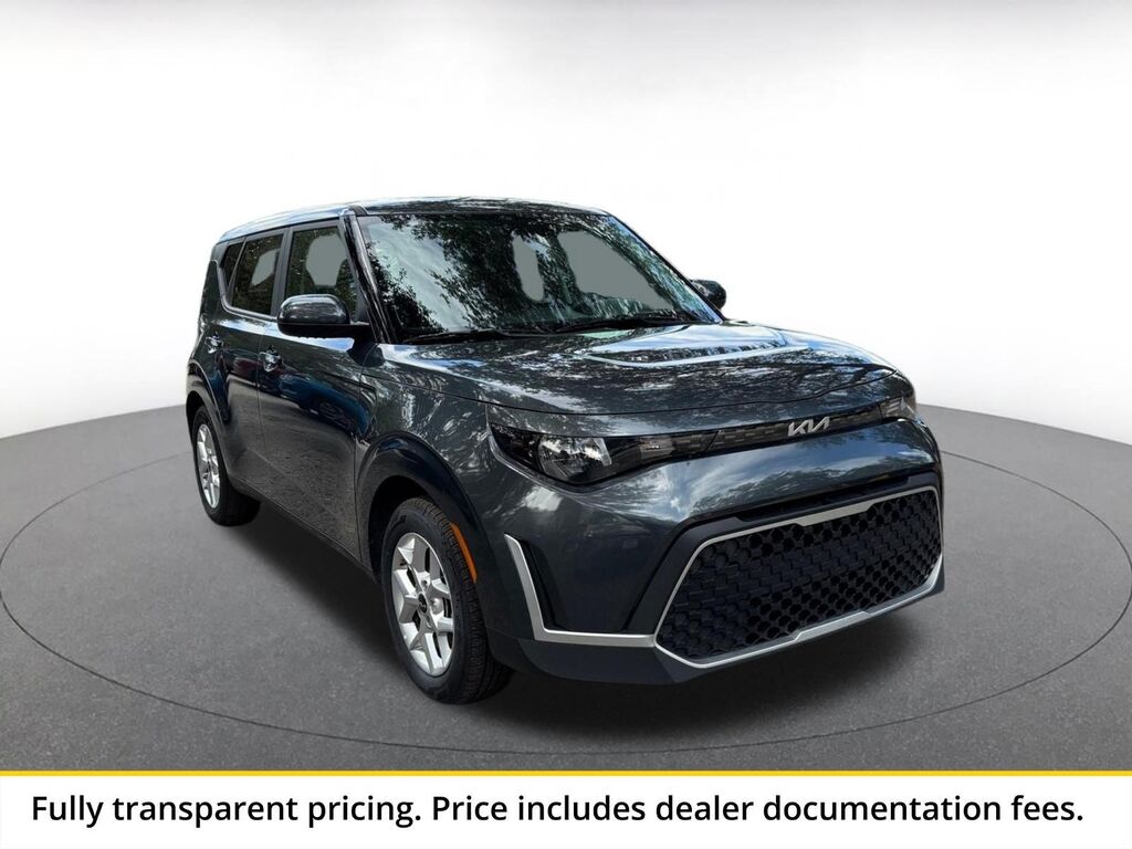 2025 Kia Soul LX — photo 1 of 11