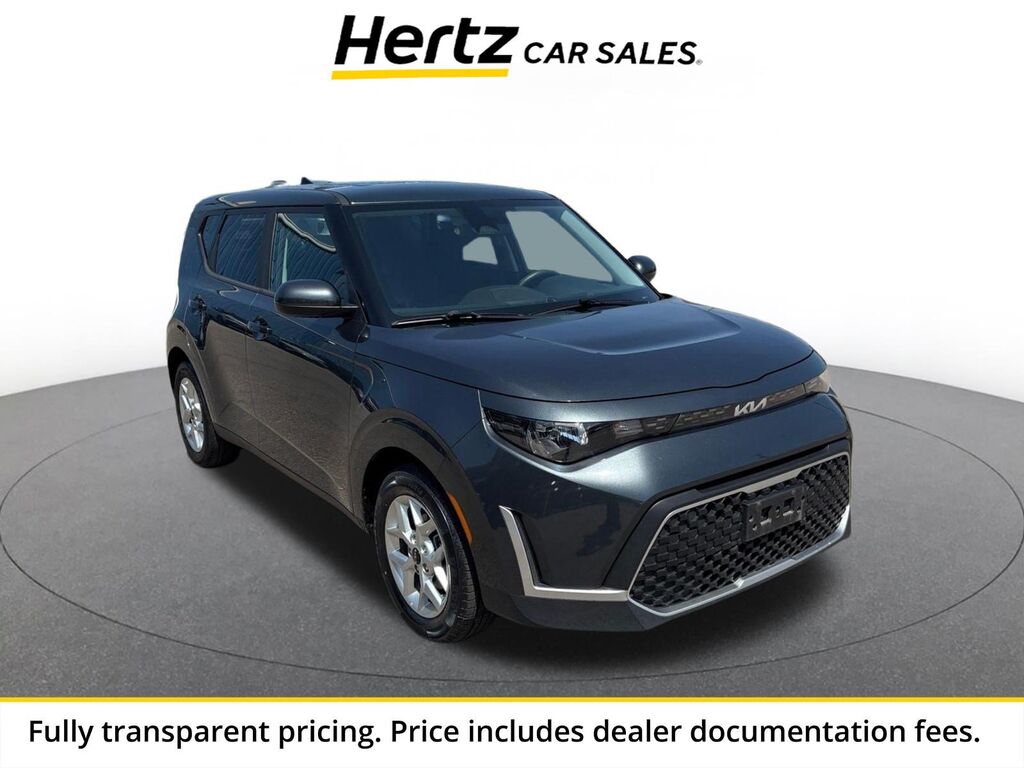 2025 Kia Soul LX — photo 1 of 13