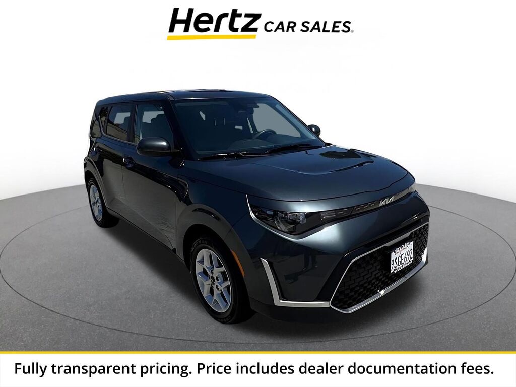 2025 Kia Soul LX — photo 1 of 13