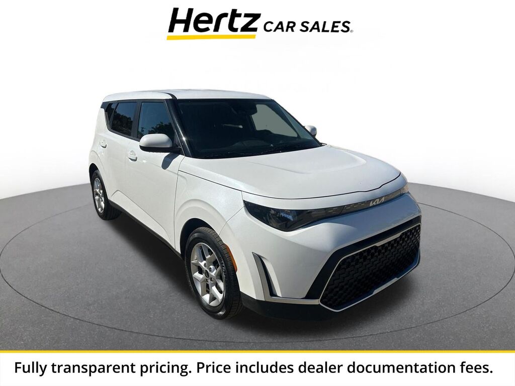 2025 Kia Soul LX — photo 1 of 11
