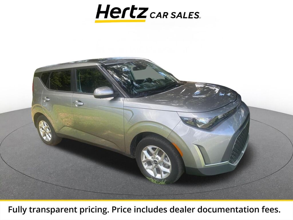 2025 Kia Soul LX — photo 1 of 13