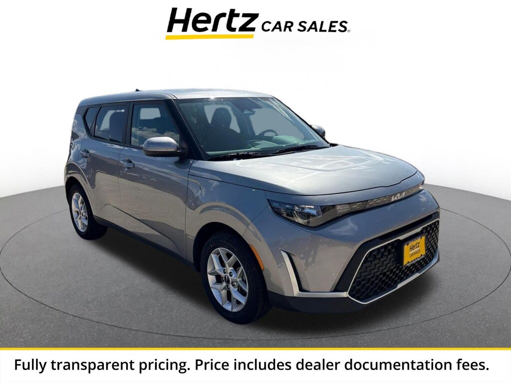 2025 Kia Soul LX — photo 1 of 13