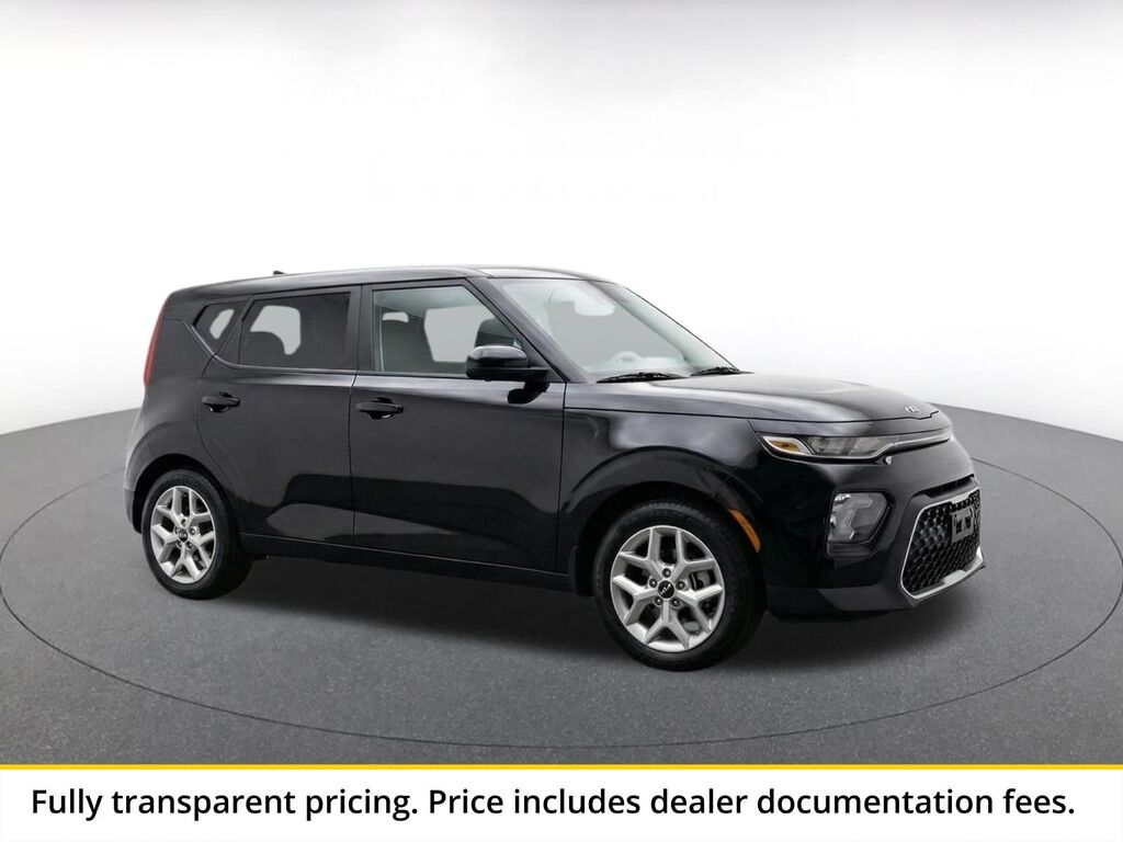 2025 Kia Soul LX — photo 1 of 8