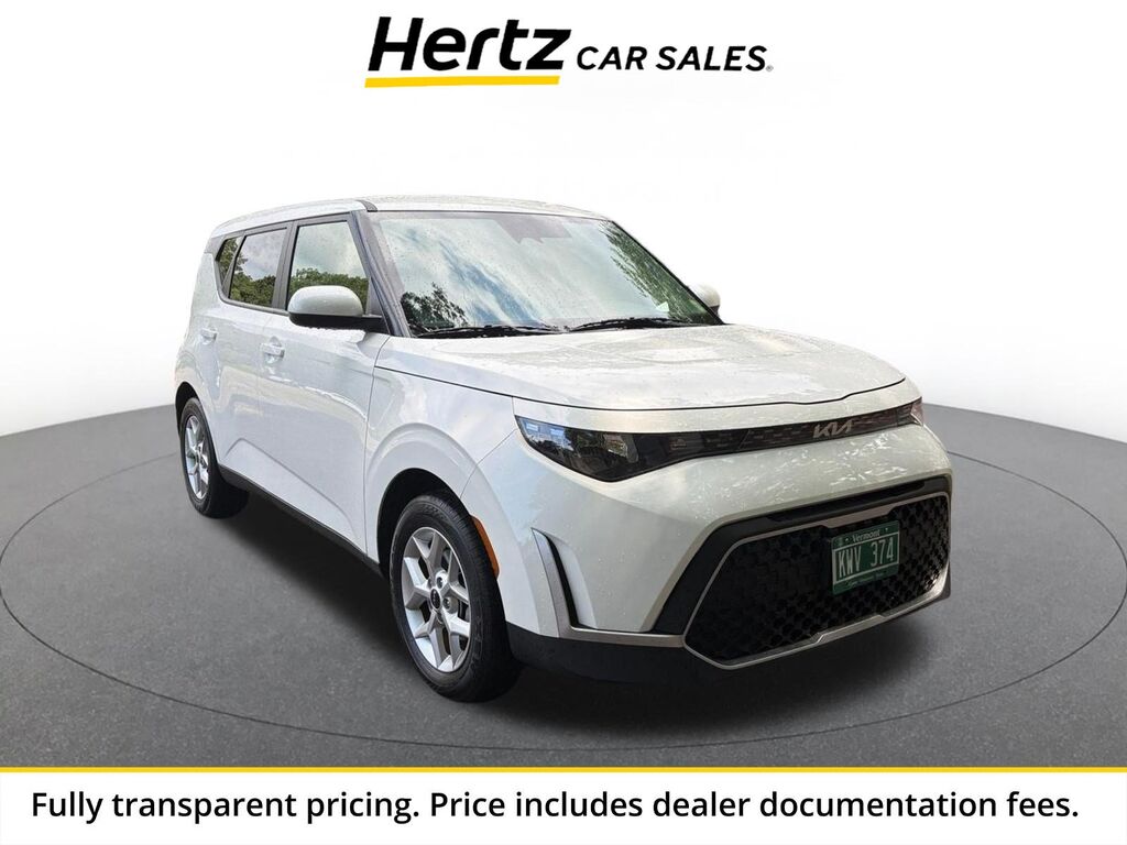 2025 Kia Soul LX — photo 1 of 13