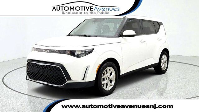 2024 Kia Soul LX — photo 1 of 1