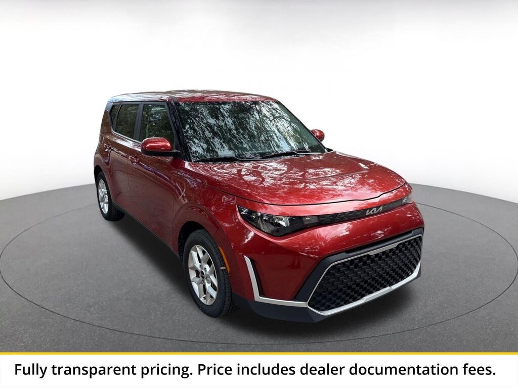 2025 Kia Soul LX — photo 1 of 10