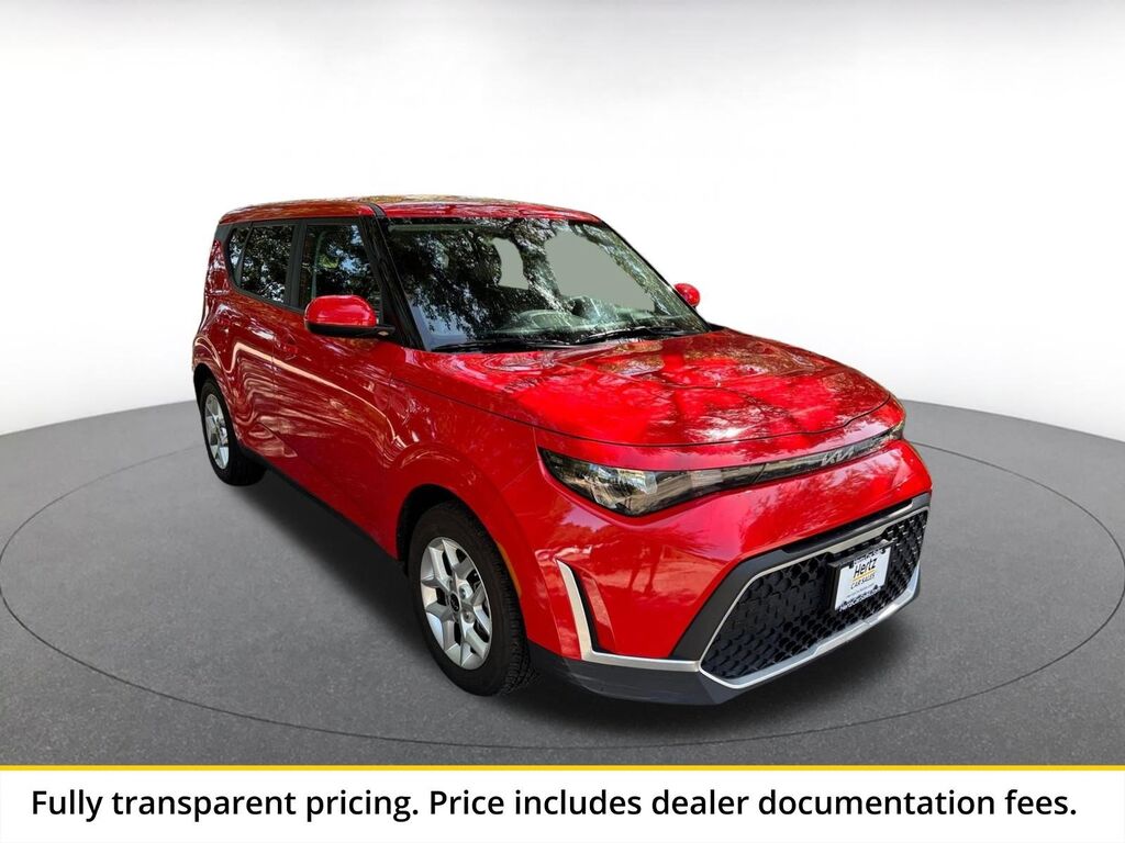 2025 Kia Soul LX — photo 1 of 11