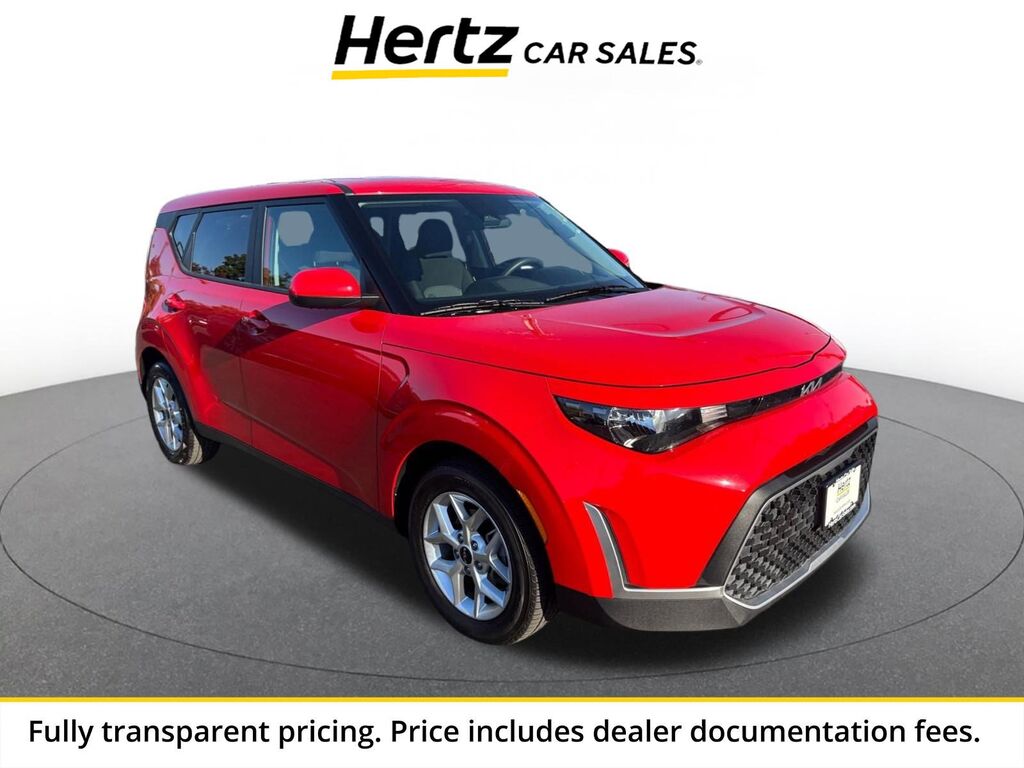 2025 Kia Soul LX — photo 1 of 12