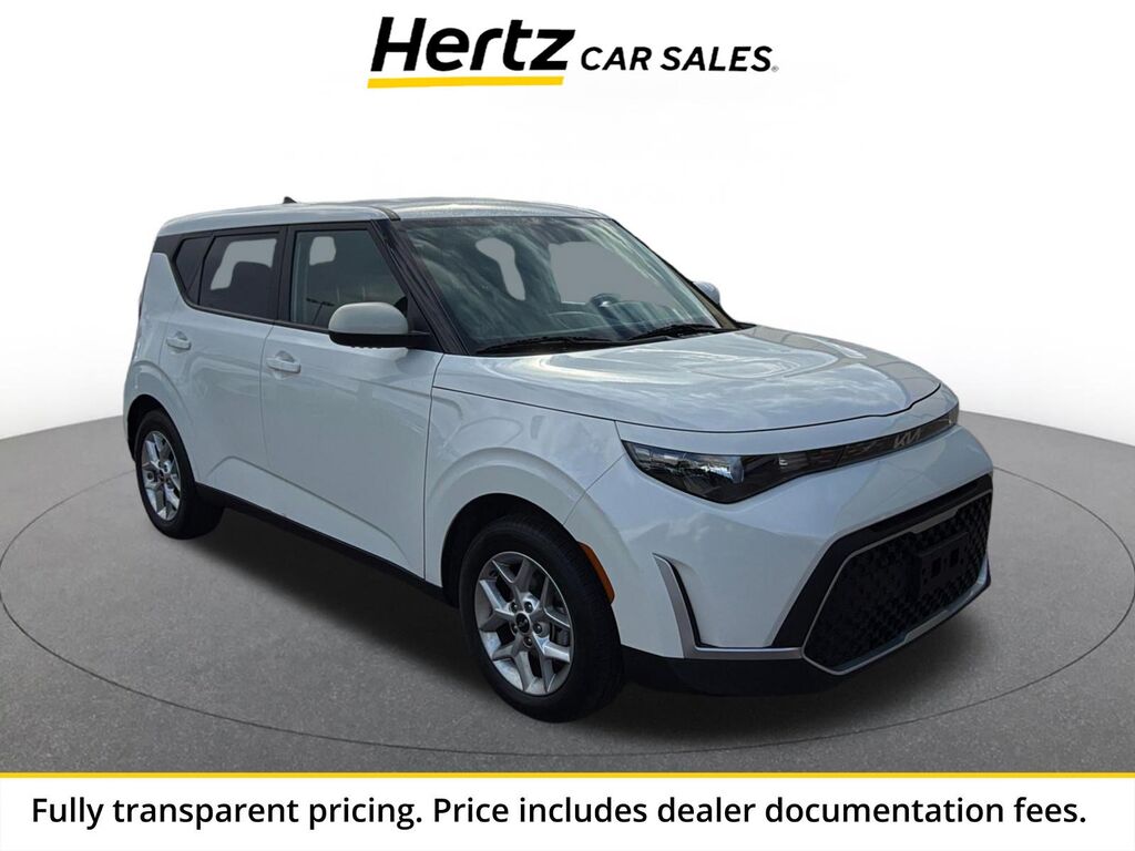 2025 Kia Soul LX — photo 1 of 11