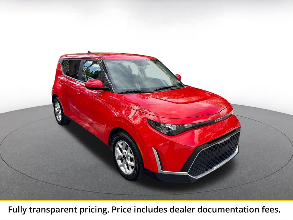 2025 Kia Soul LX — photo 1 of 11