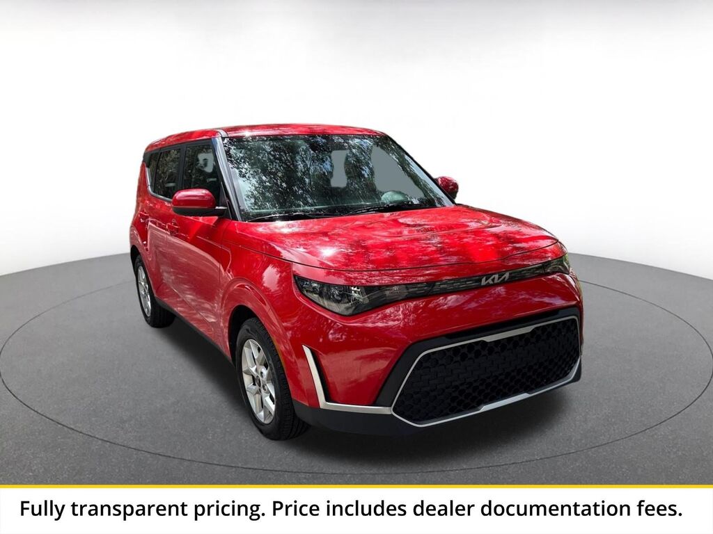 2025 Kia Soul LX — photo 1 of 11