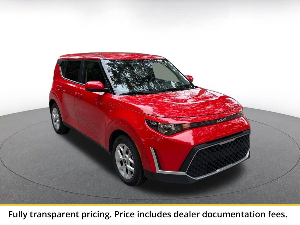 2025 Kia Soul LX — photo 1 of 11