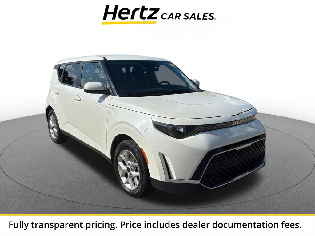 2025 Kia Soul LX — photo 1 of 11