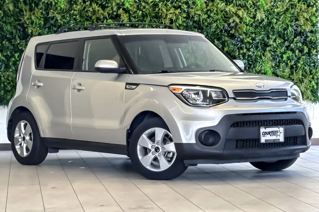 2019 Kia Soul Base — photo 1 of 12