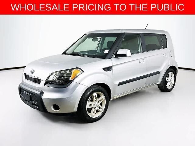 2010 Kia Soul + — photo 1 of 1