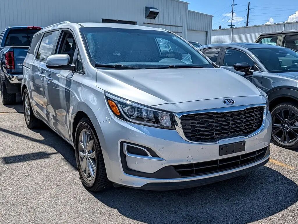 2019 Kia Sedona EX — photo 1 of 6