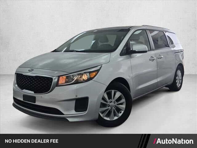 2017 Kia Sedona LX — photo 1 of 13