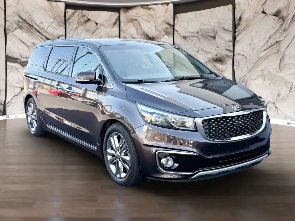 2016 Kia Sedona Limited — photo 1 of 13