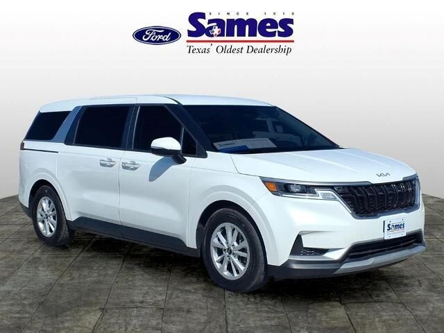 2023 Kia Carnival LX