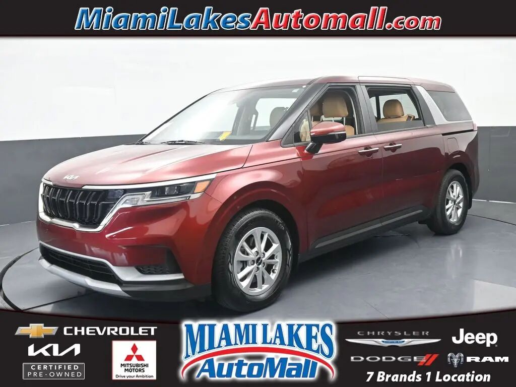 2023 Kia Carnival LX — photo 1 of 13