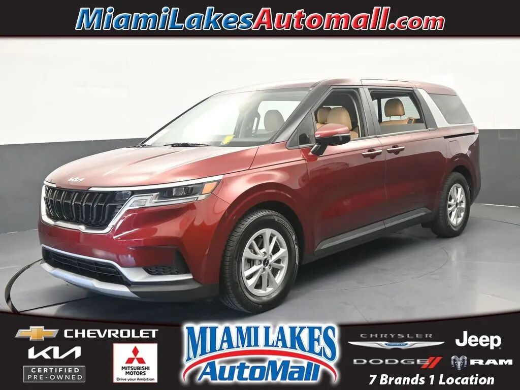 2024 Kia Carnival LX — photo 1 of 13