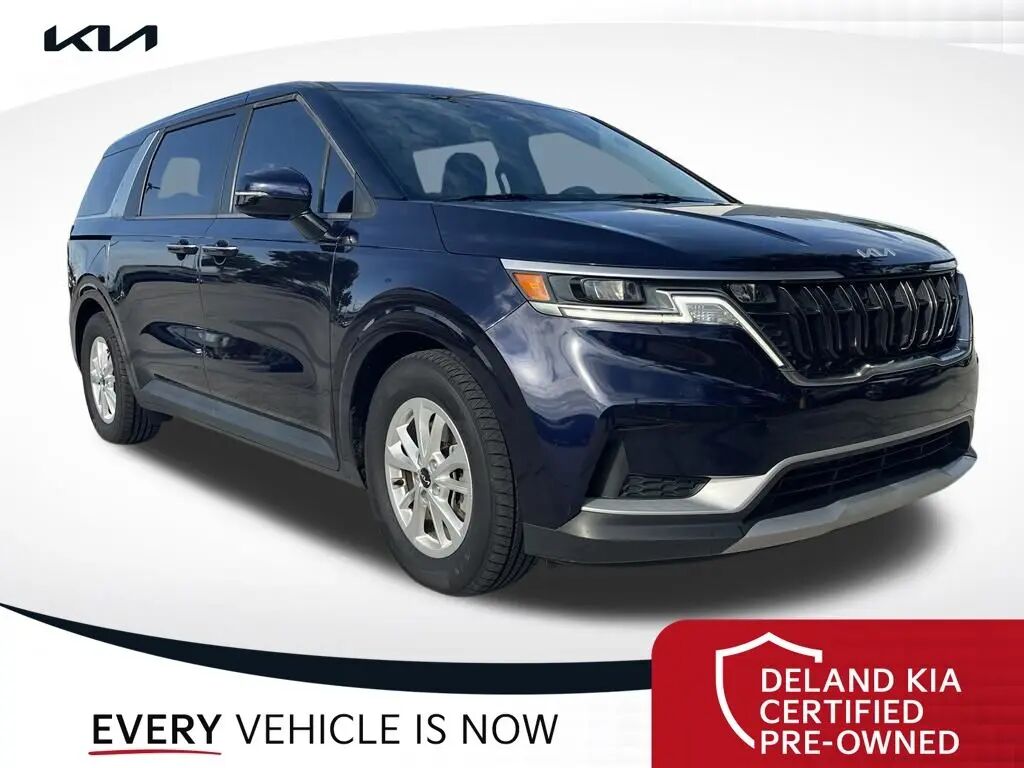 2024 Kia Carnival LX — photo 1 of 13
