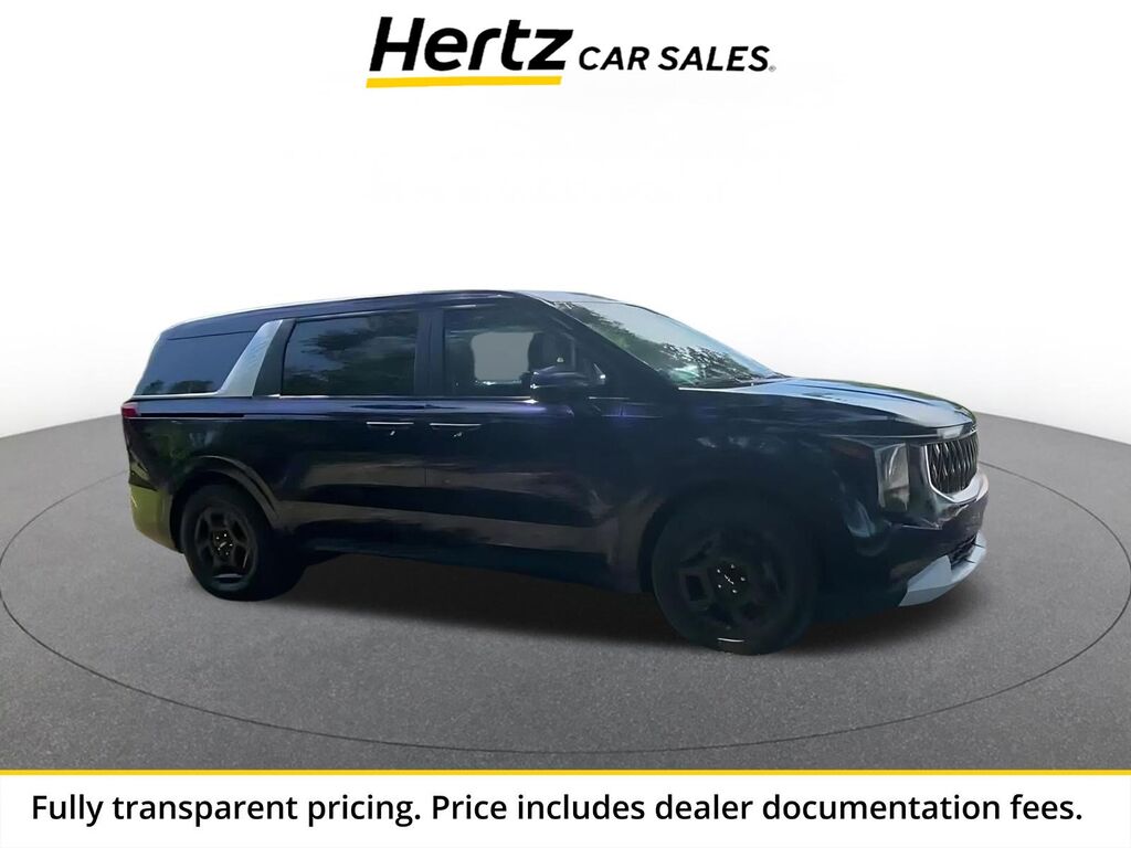 2026 Kia Carnival LXS — photo 1 of 11
