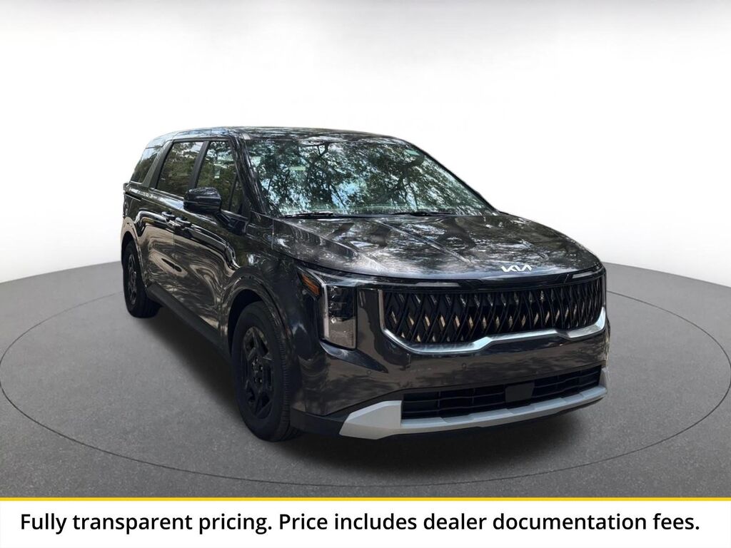 2026 Kia Carnival LXS — photo 1 of 10