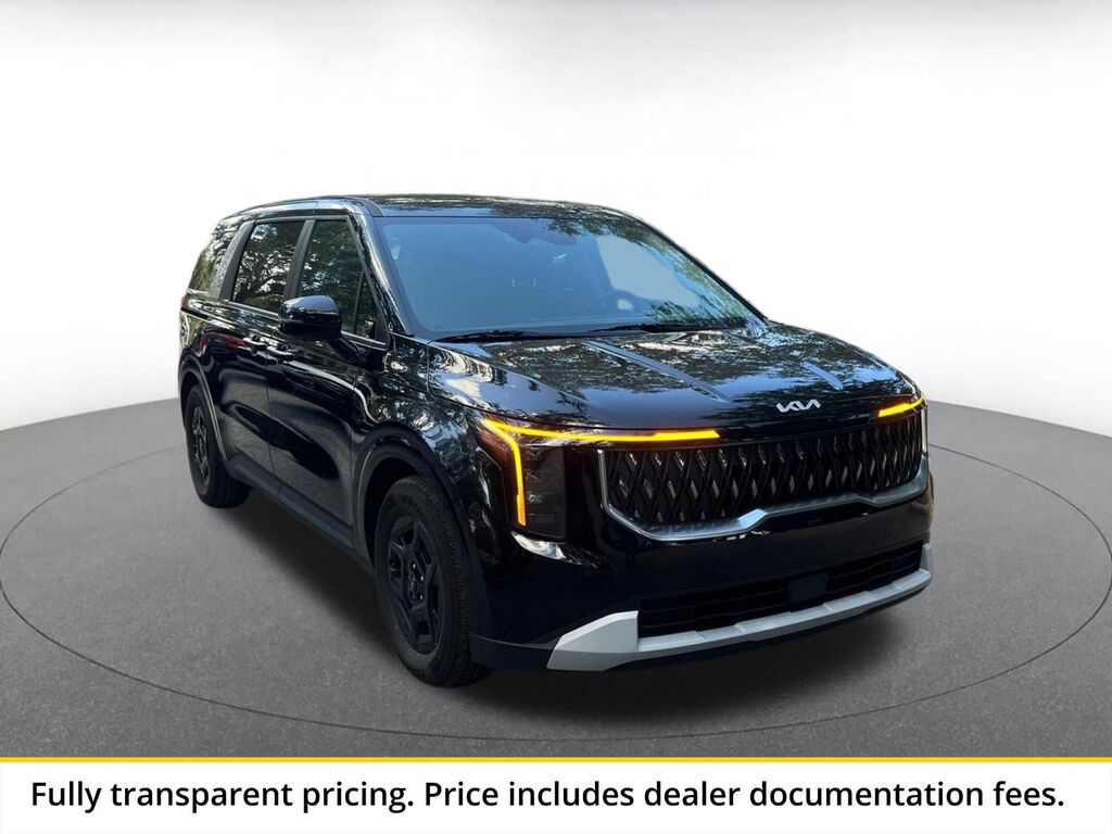 2026 Kia Carnival LXS — photo 1 of 11
