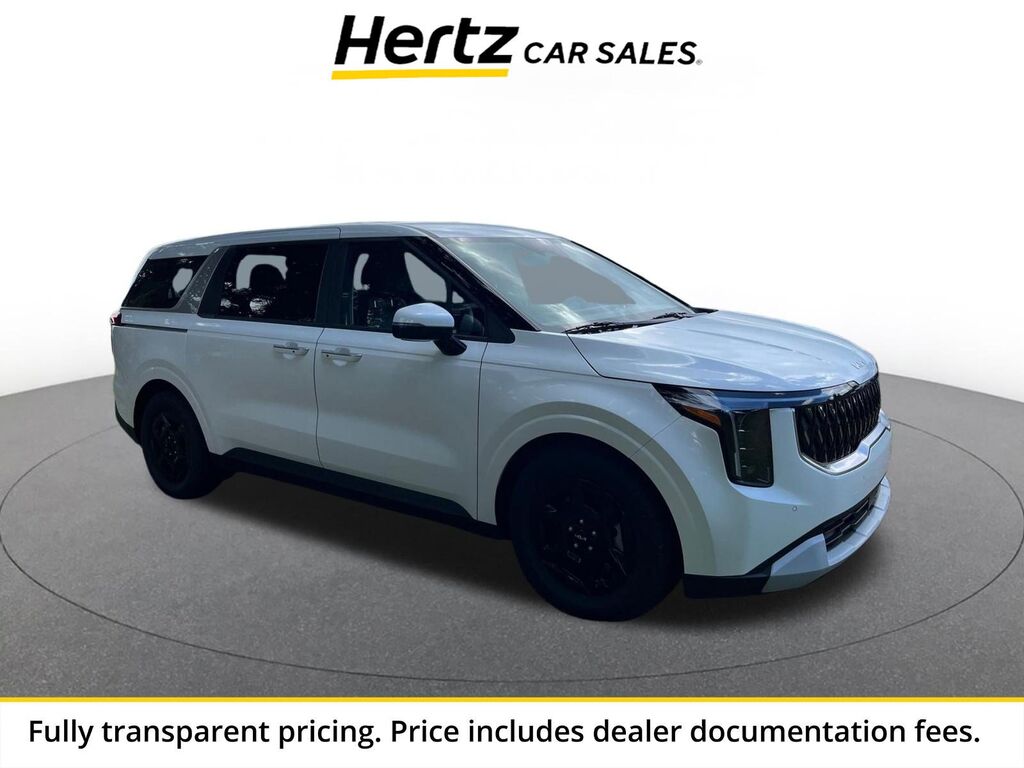 2026 Kia Carnival LXS — photo 1 of 11