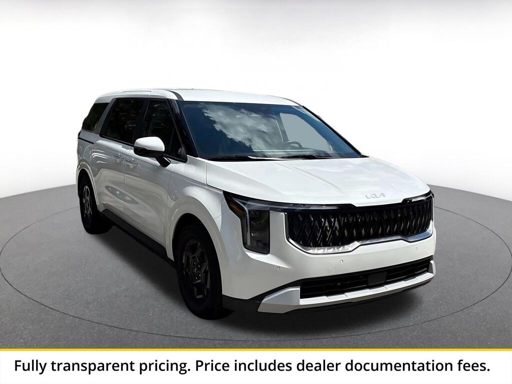 2026 Kia Carnival LXS — photo 1 of 11