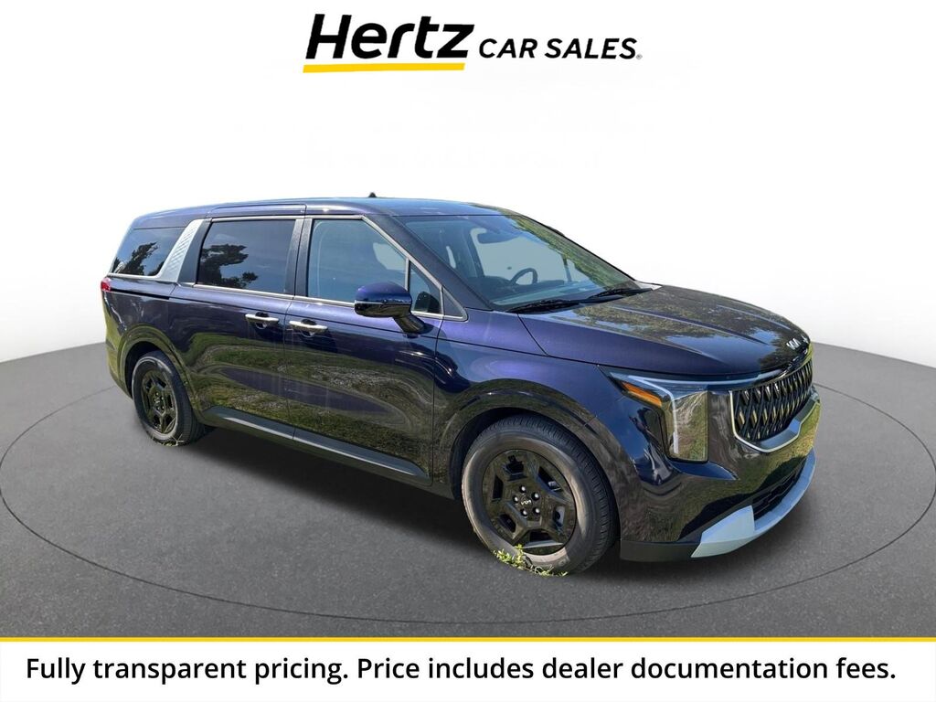 2026 Kia Carnival LXS — photo 1 of 11