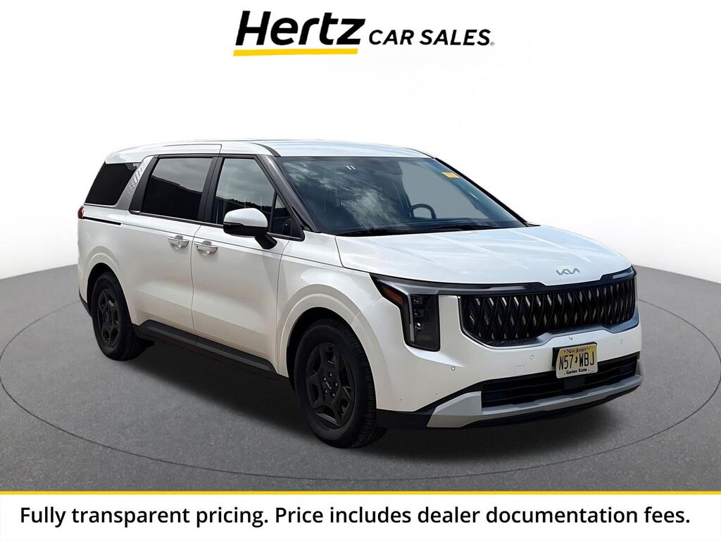 2026 Kia Carnival LXS — photo 1 of 13