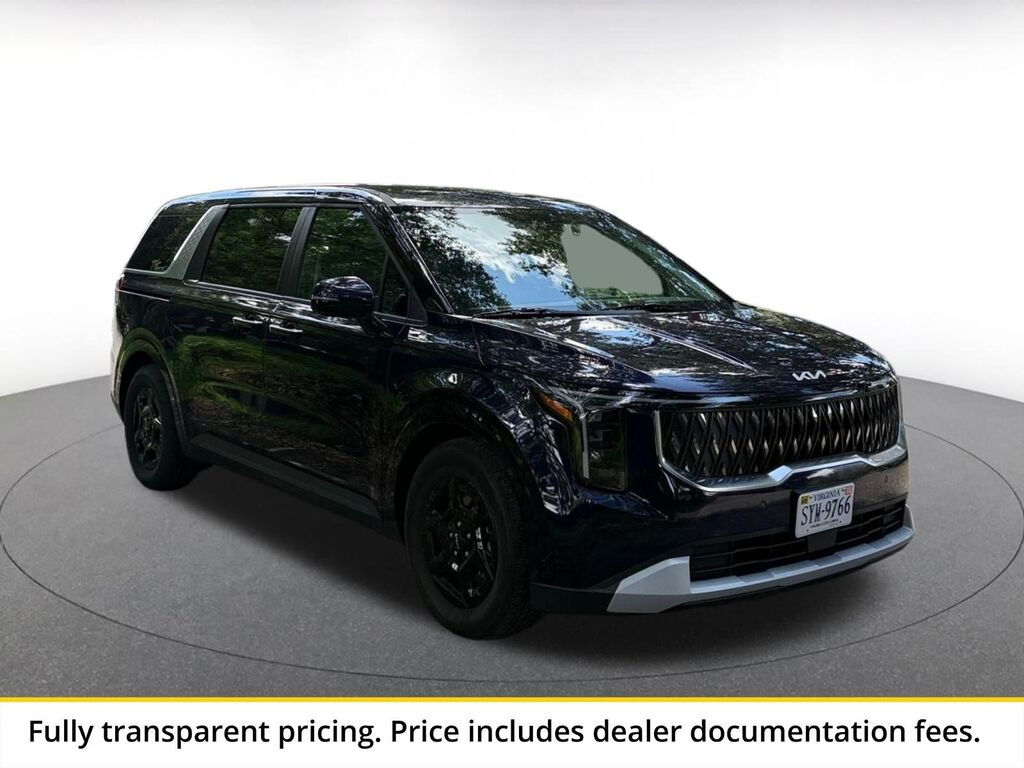 2026 Kia Carnival LXS — photo 1 of 4