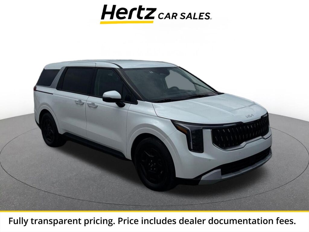 2026 Kia Carnival LXS — photo 1 of 11