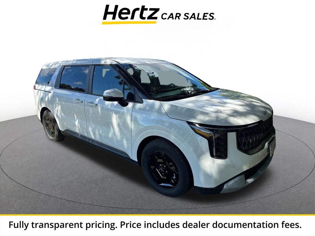 2026 Kia Carnival LXS — photo 1 of 11
