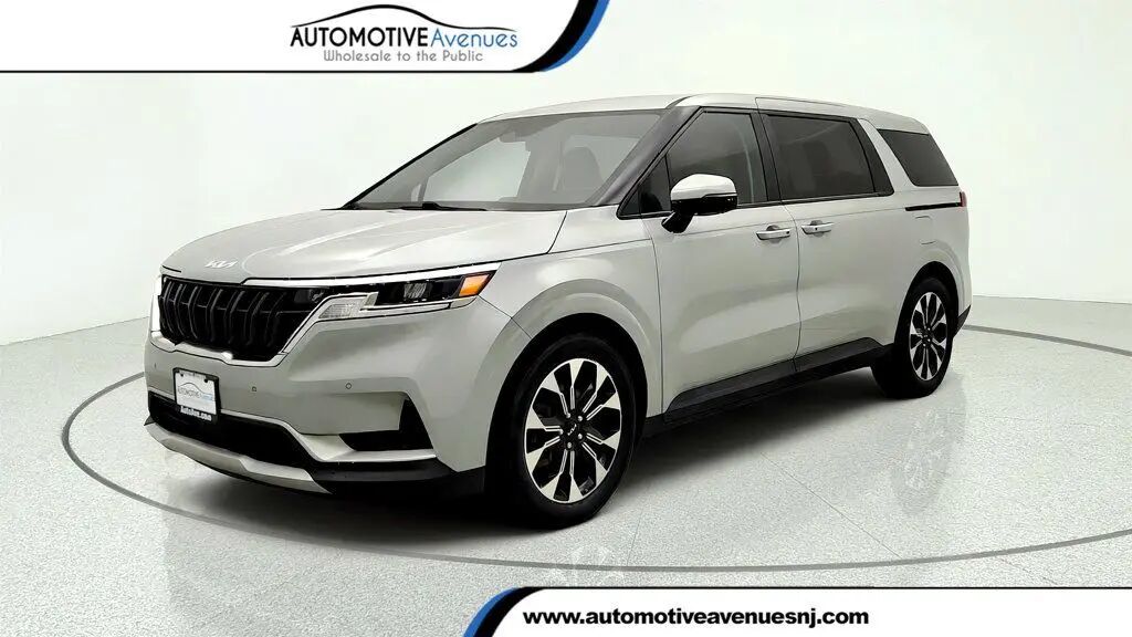 2024 Kia Carnival EX
