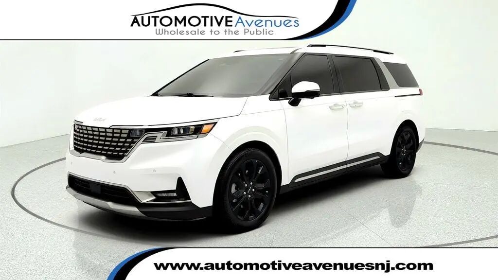 2024 Kia Carnival SX — photo 1 of 13